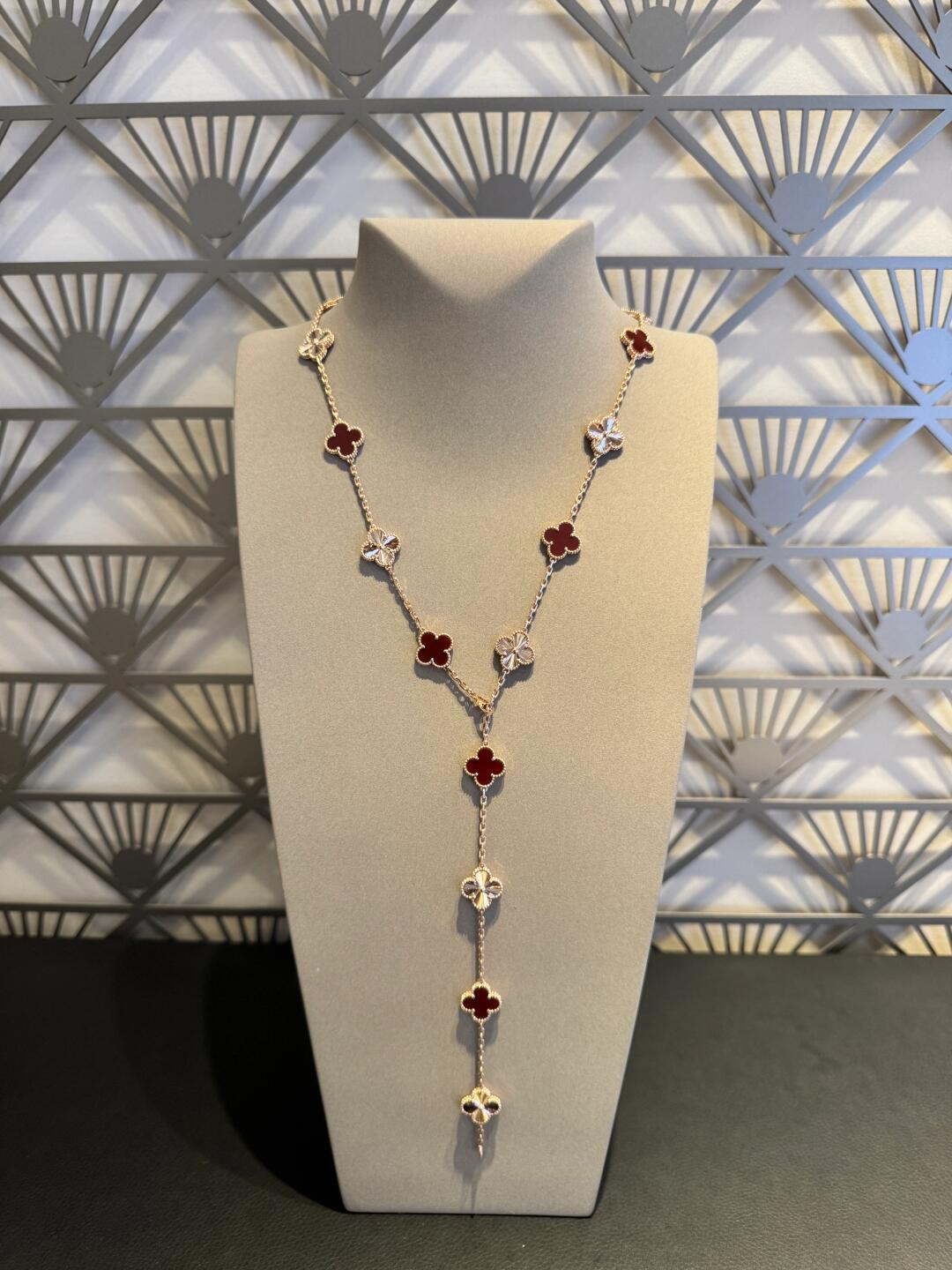 [Elowen Jewels]CLOVER 20 MOTIFS LASER CARNELIAN NECKLACE
