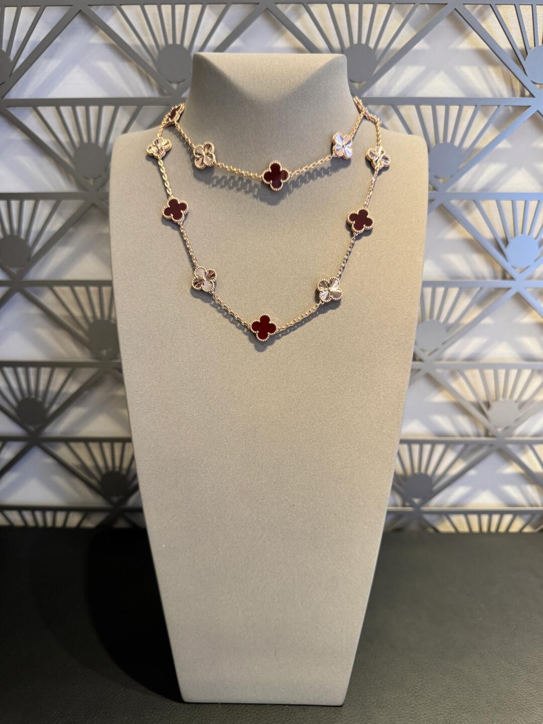 [Elowen Jewels]CLOVER 20 MOTIFS LASER CARNELIAN NECKLACE