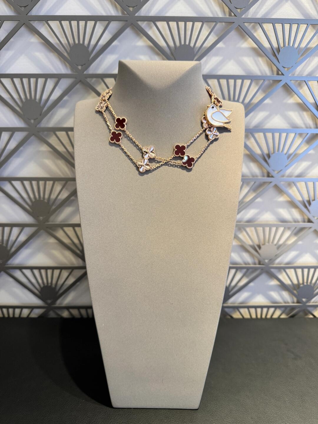 [Elowen Jewels]CLOVER 20 MOTIFS LASER CARNELIAN NECKLACE