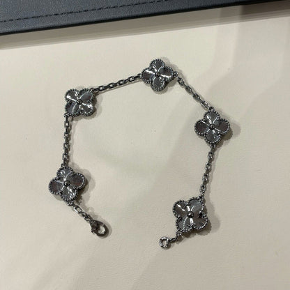 [Elowen Jewels]CLOVER 5 MOTIF BLACK BRACELET
