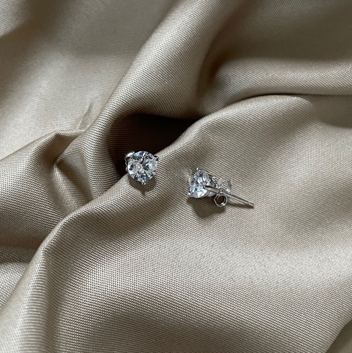 [Elowen Jewels]Dainty Round Shape Earrings