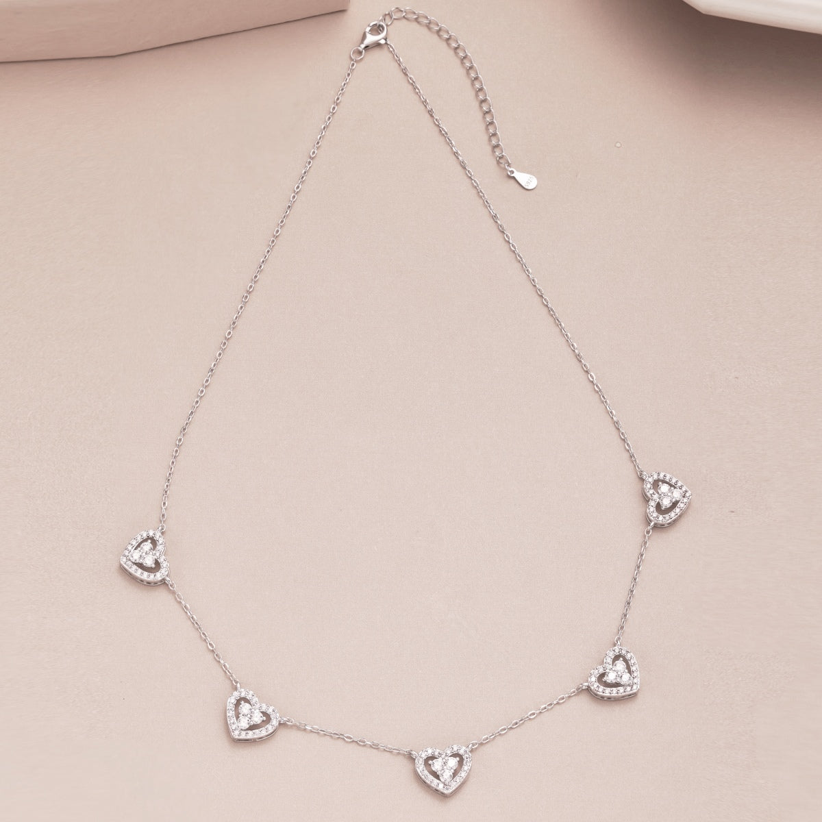 [Elowen Jewels]Sparkling Five Heart Necklace