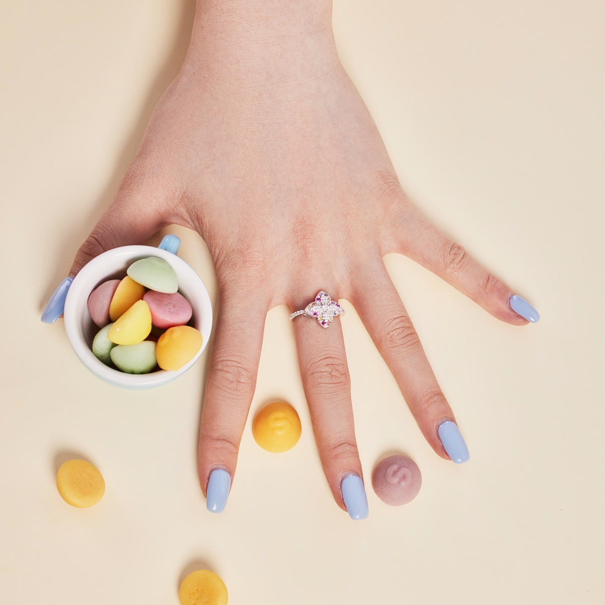 [Elowen Jewels]Luxurious Colorful Flower Shape Banquet Ring