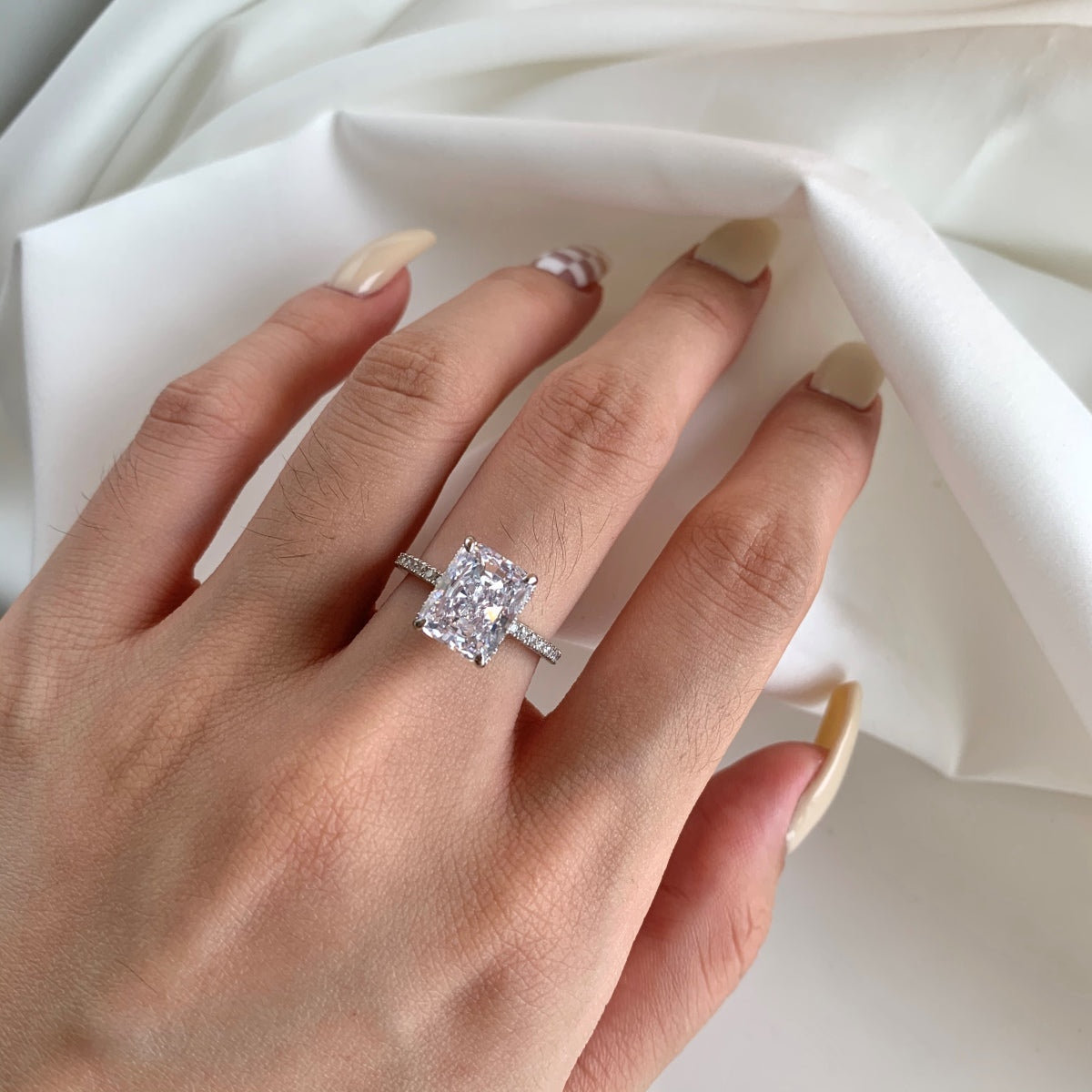 [Elowen Jewels]4.0 Carat Luxurious Engagement Ring