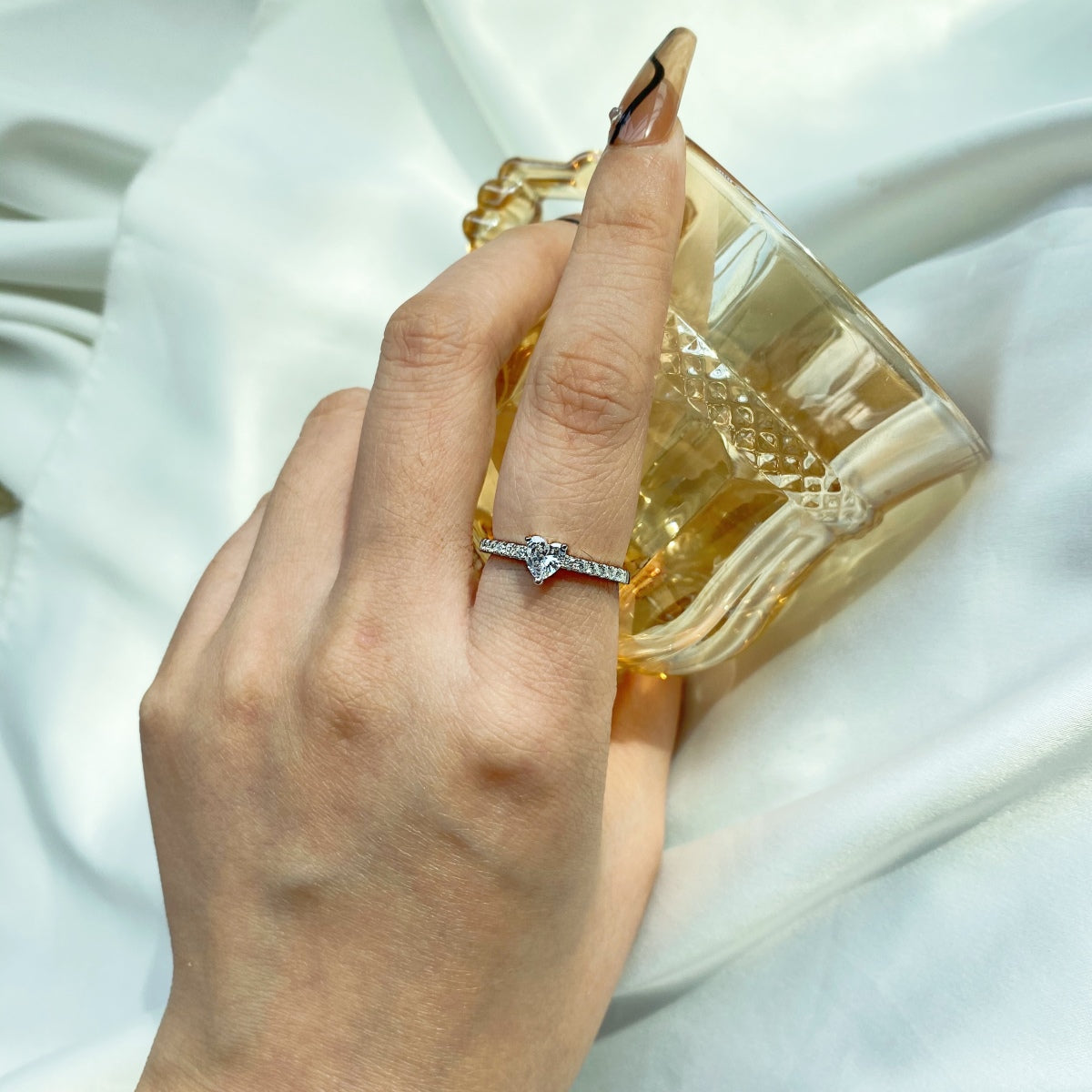 [Elowen Jewels]0.5 Carat CaratEternity Charming Heart Shape Lover Ring