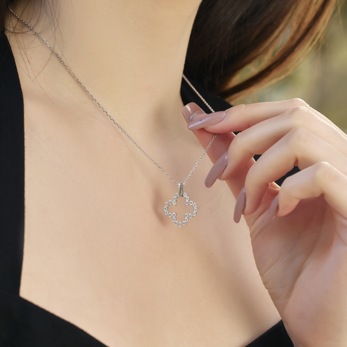 [Elowen Jewels]Four-Leaf Clover Hollow Design Exquisite Necklace