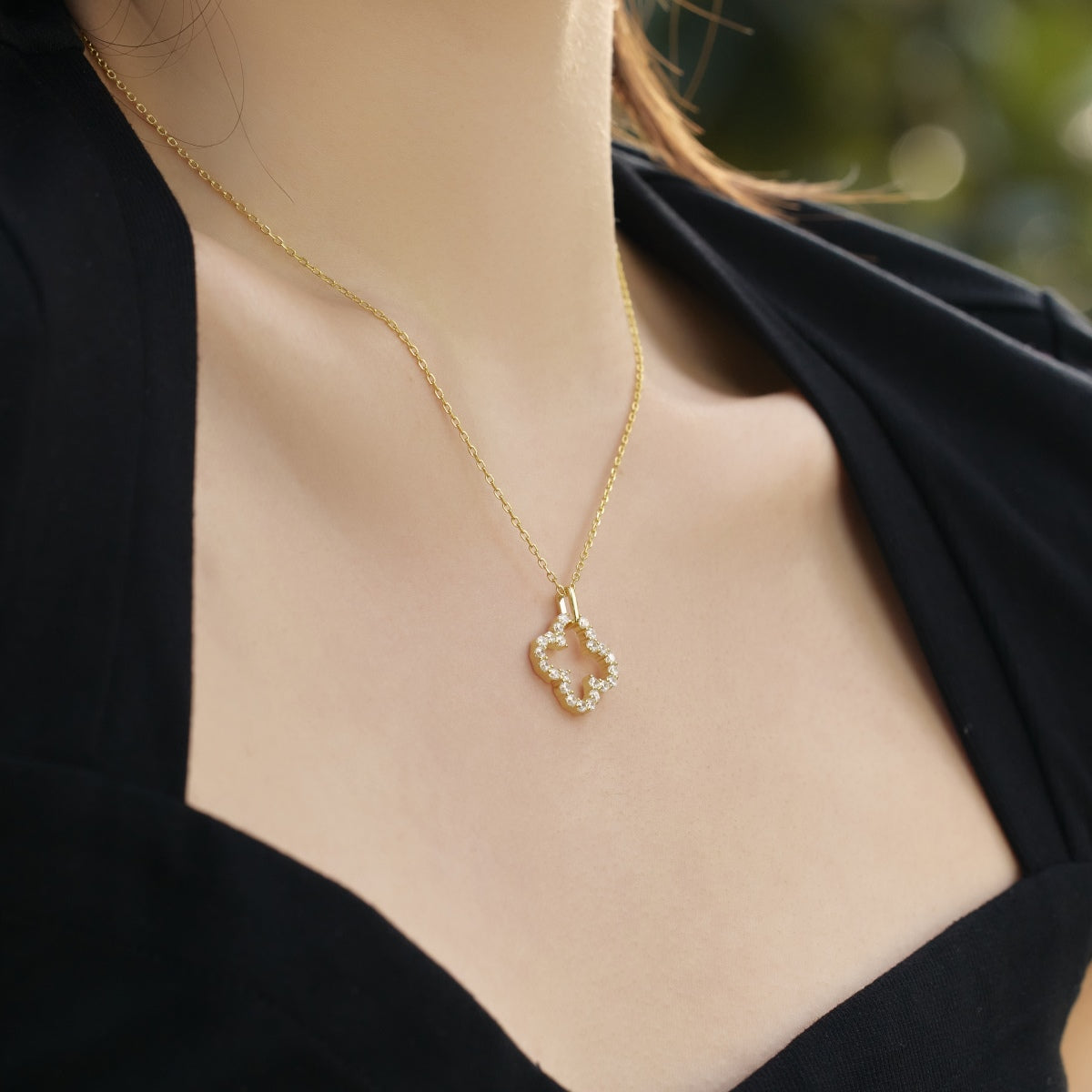 [Elowen Jewels]Four-Leaf Clover Hollow Design Exquisite Necklace