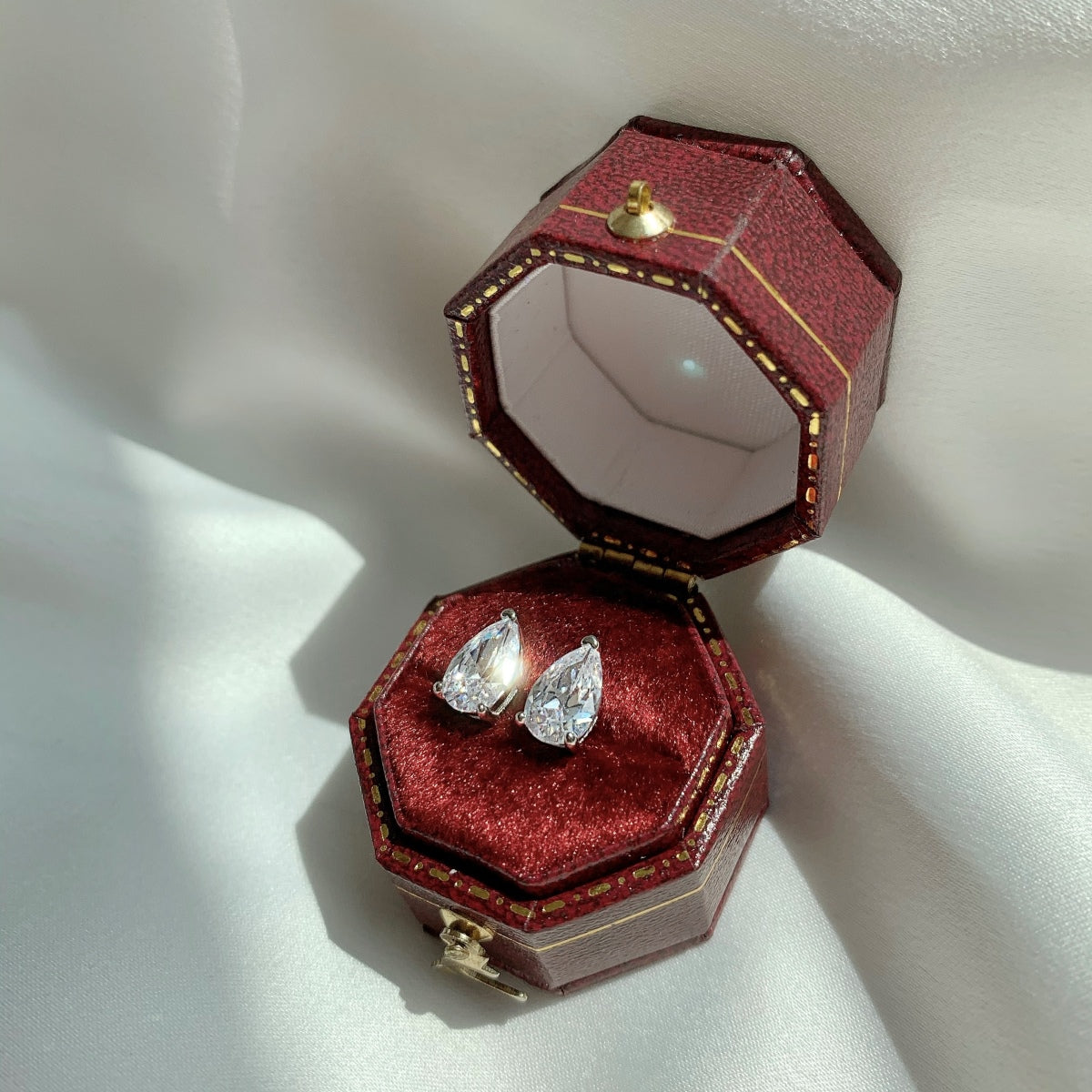 [Elowen Jewels]Ornate Water Drop Shape Earrings
