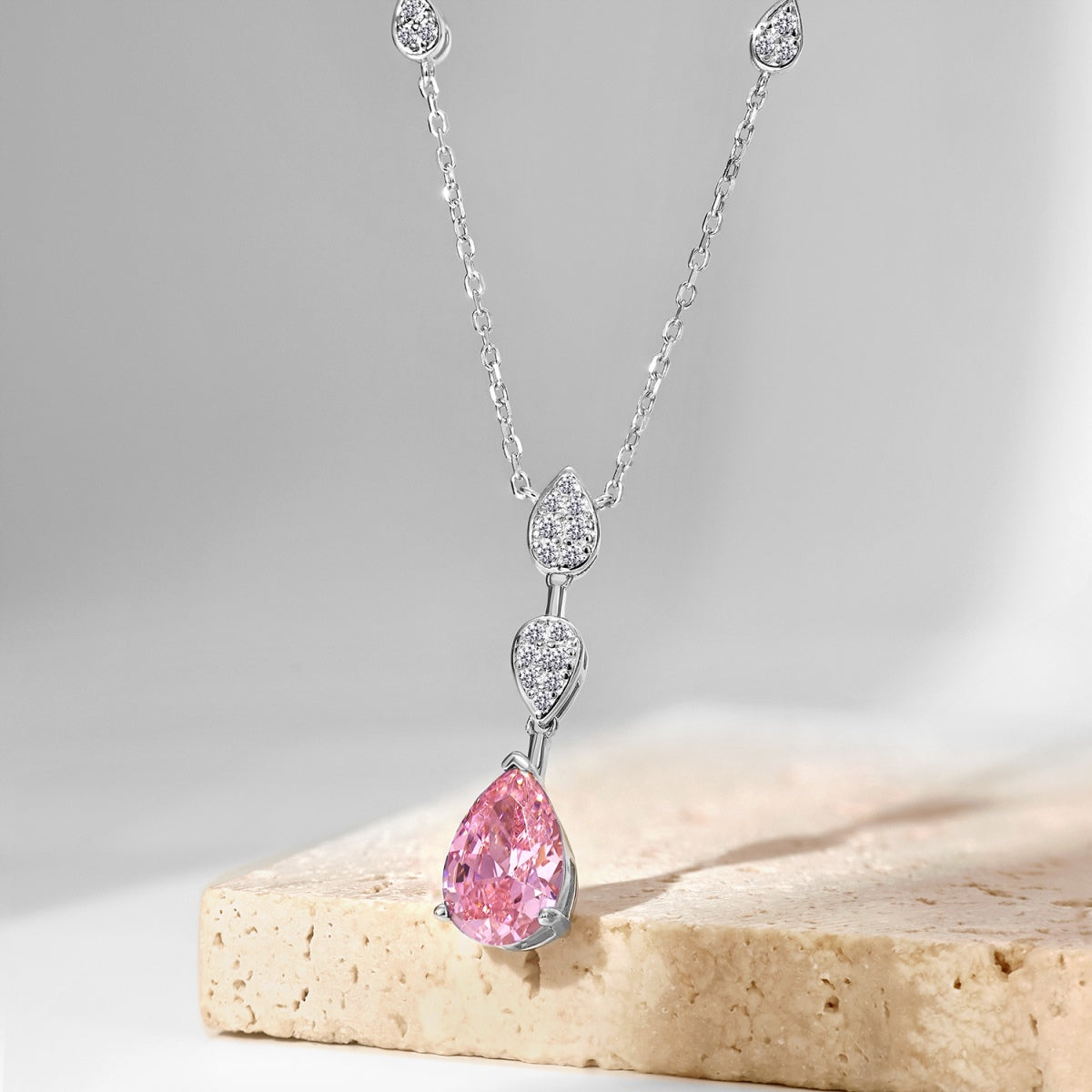 [Elowen Jewels]Dazzling Pear Cut Necklace