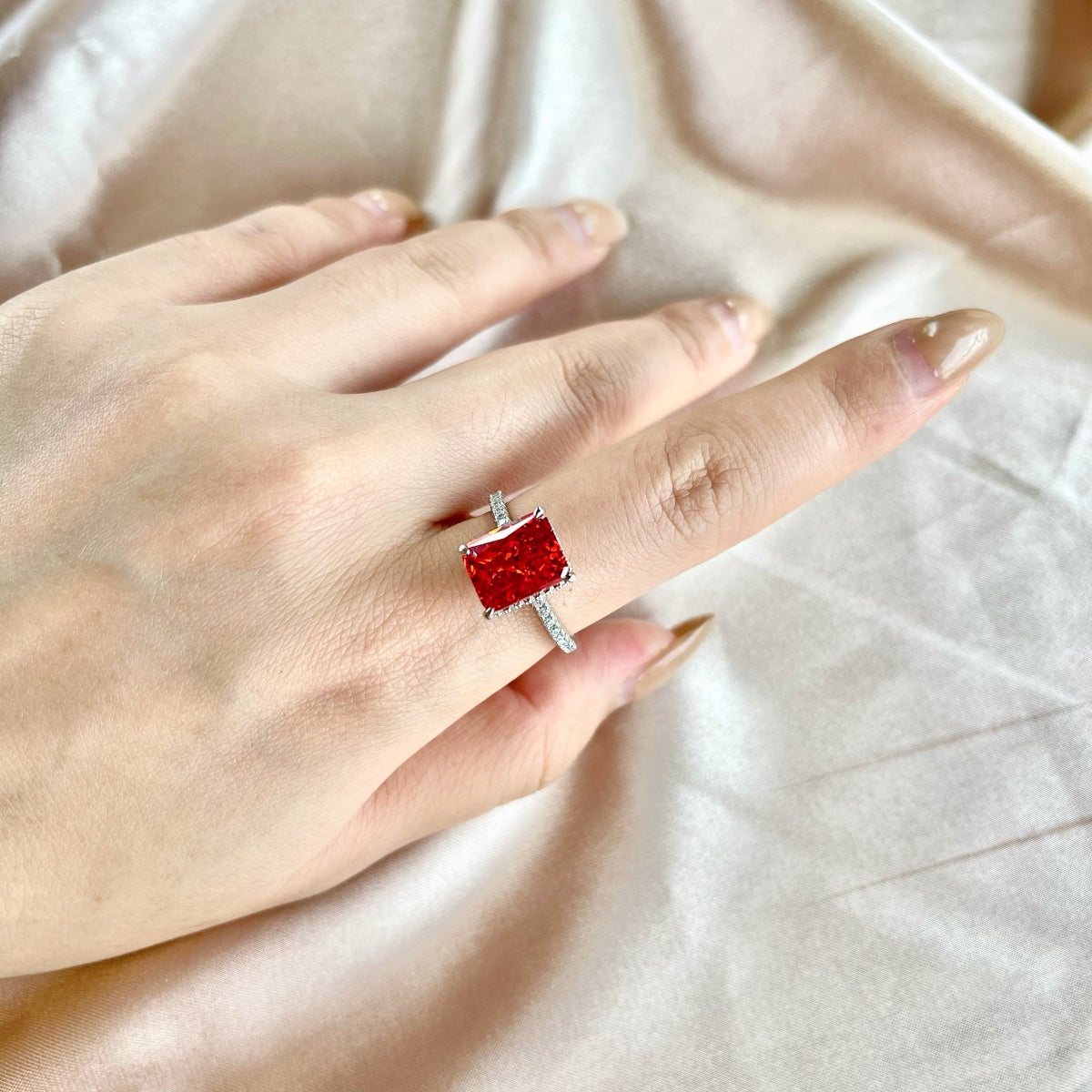 [Elowen Jewels]4.0 Carat Luxurious Engagement Ring