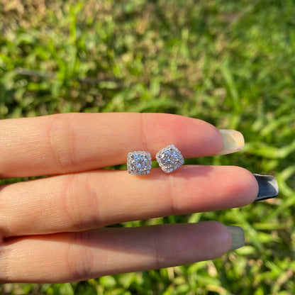 [Elowen Jewels]Classic Round Center Stone Stud Earrings