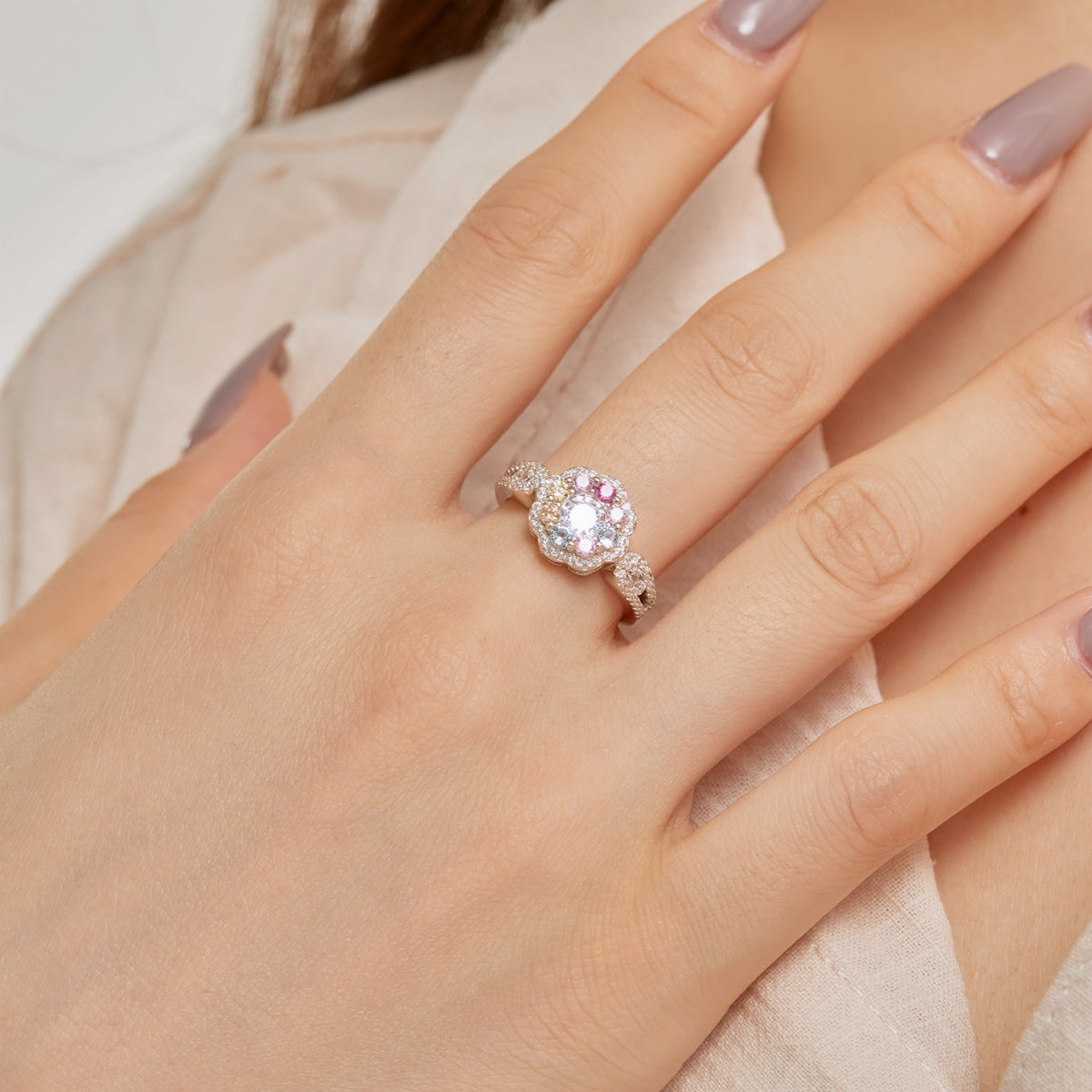 [Elowen Jewels]Delicate Colorful Round Cut Flower Shape Wedding Ring