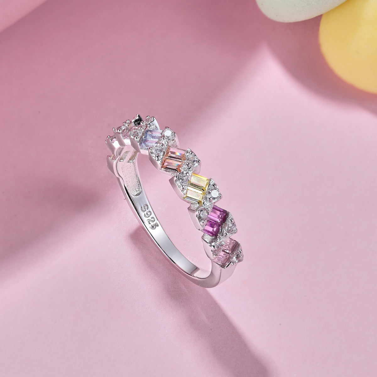 [Elowen Jewels]Delicate Vibrant Emerald Cut Daily Ring