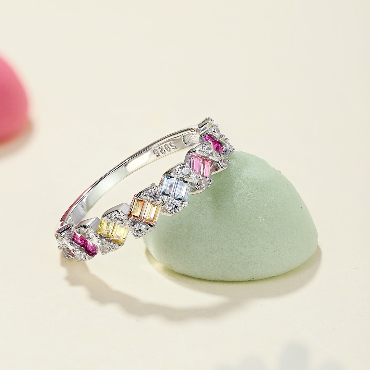 [Elowen Jewels]Delicate Vibrant Emerald Cut Daily Ring