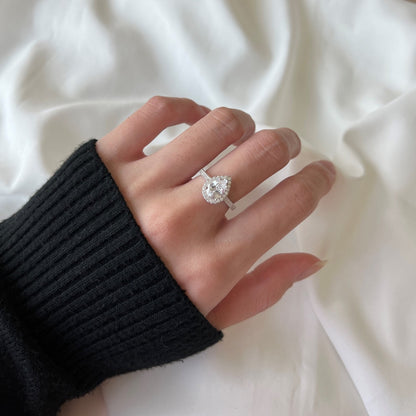 [Elowen Jewels]1.0 Carat Luxurious Resplendent Water Drop Shape Wedding Ring