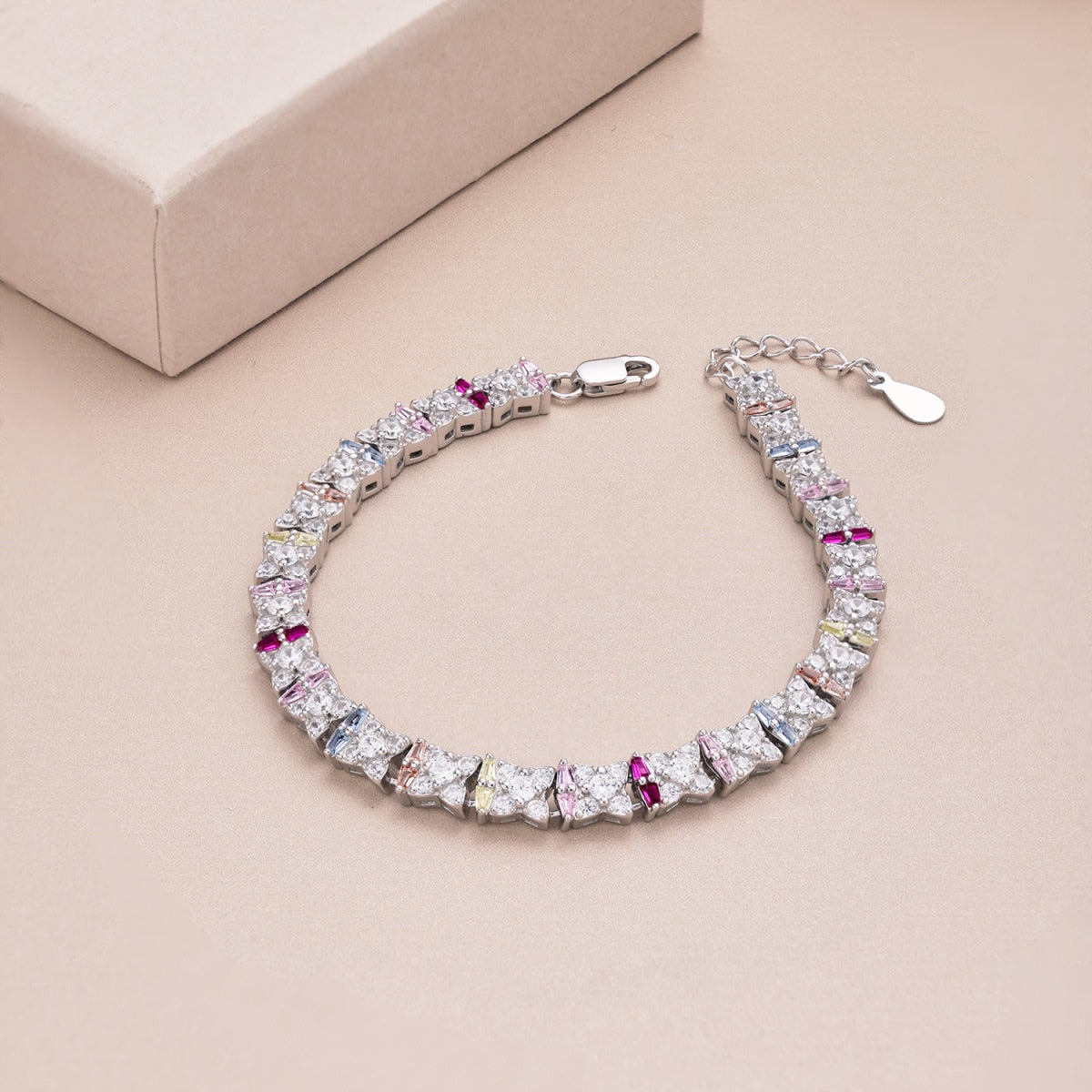[Elowen Jewels]Unique Colorful Flower Shape Daily Bracelet