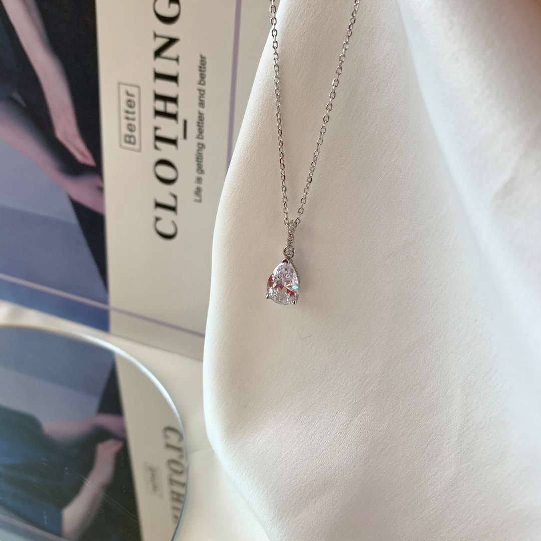 [Elowen Jewels]Delicate Water Drop Shape Fashion Necklace