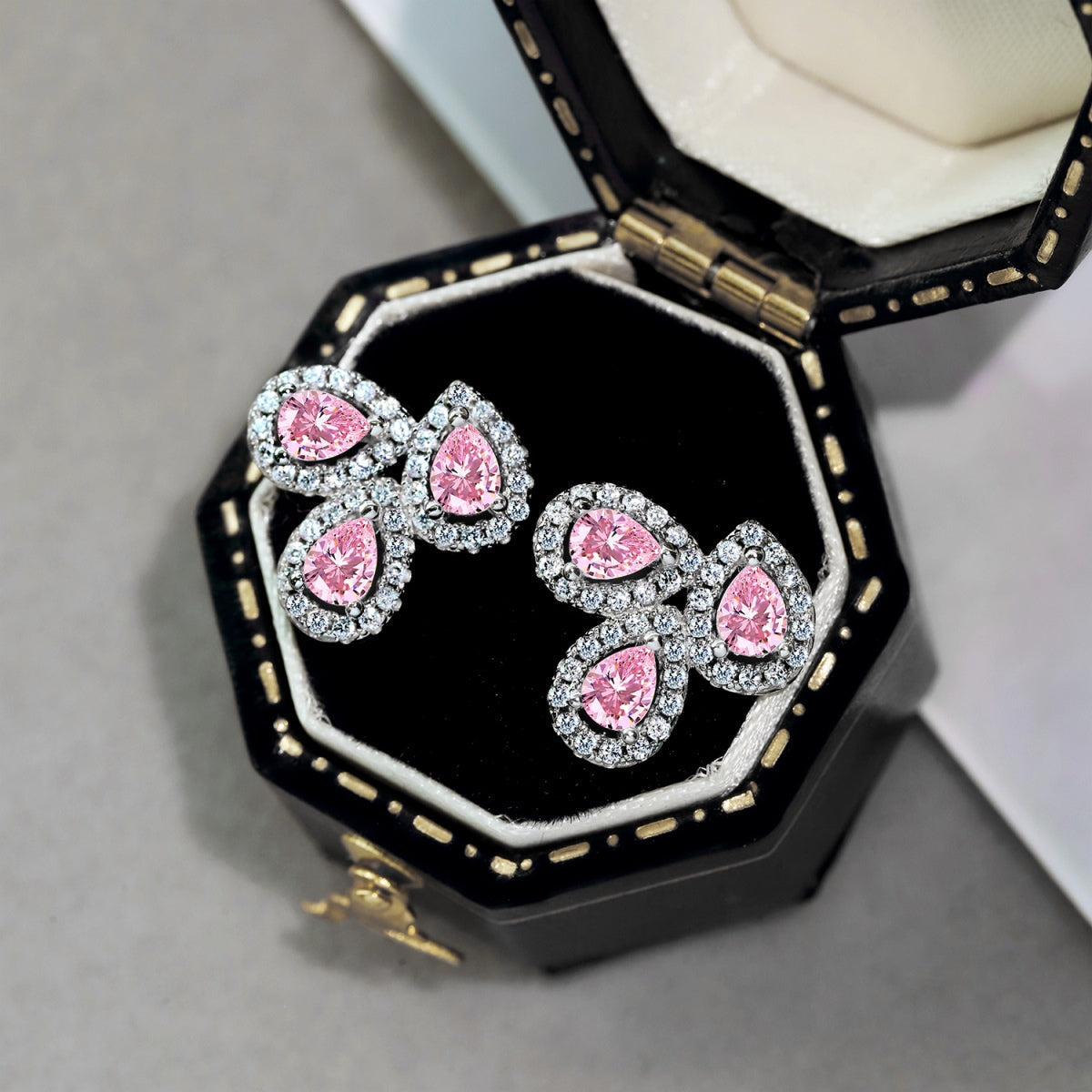 [Elowen Jewels]Ornate Flower Shape Pear Cut Lover Earrings
