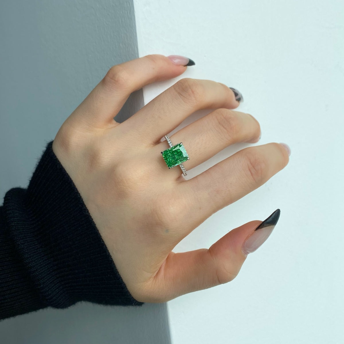 [Elowen Jewels]4.0 Carat Luxurious Engagement Ring