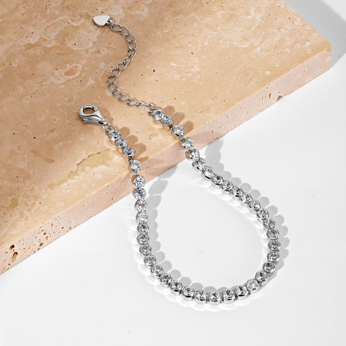 [Elowen Jewels]Ornate  Sparkling Round Cut Daily Bracelet