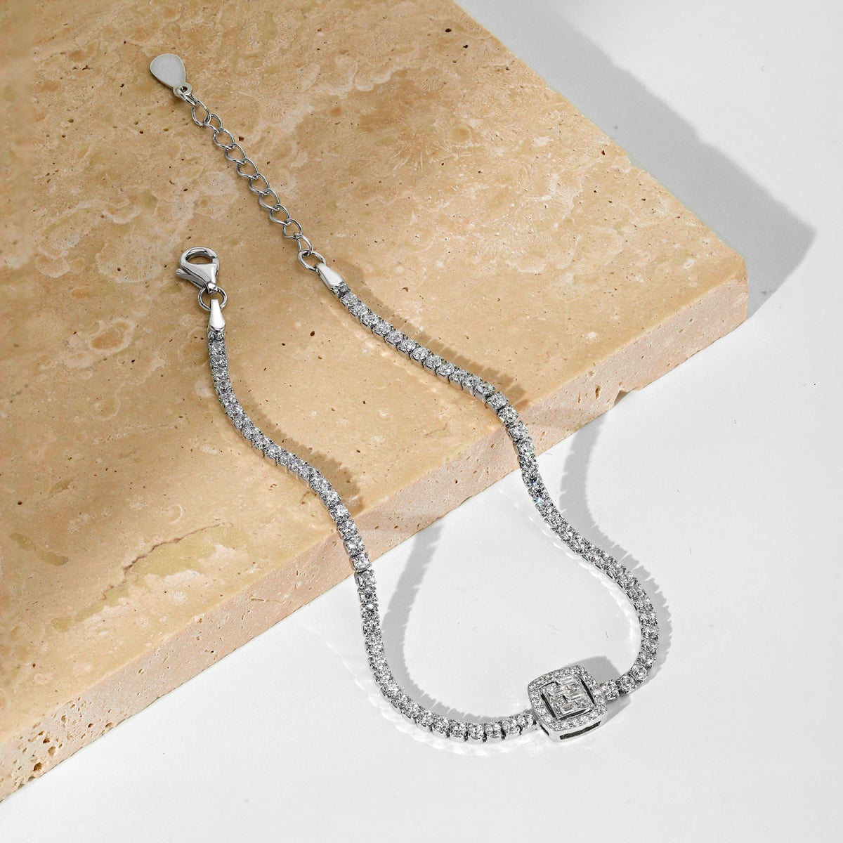 [Elowen Jewels]Luxurious Dazzling Square Shape Banquet Bracelet