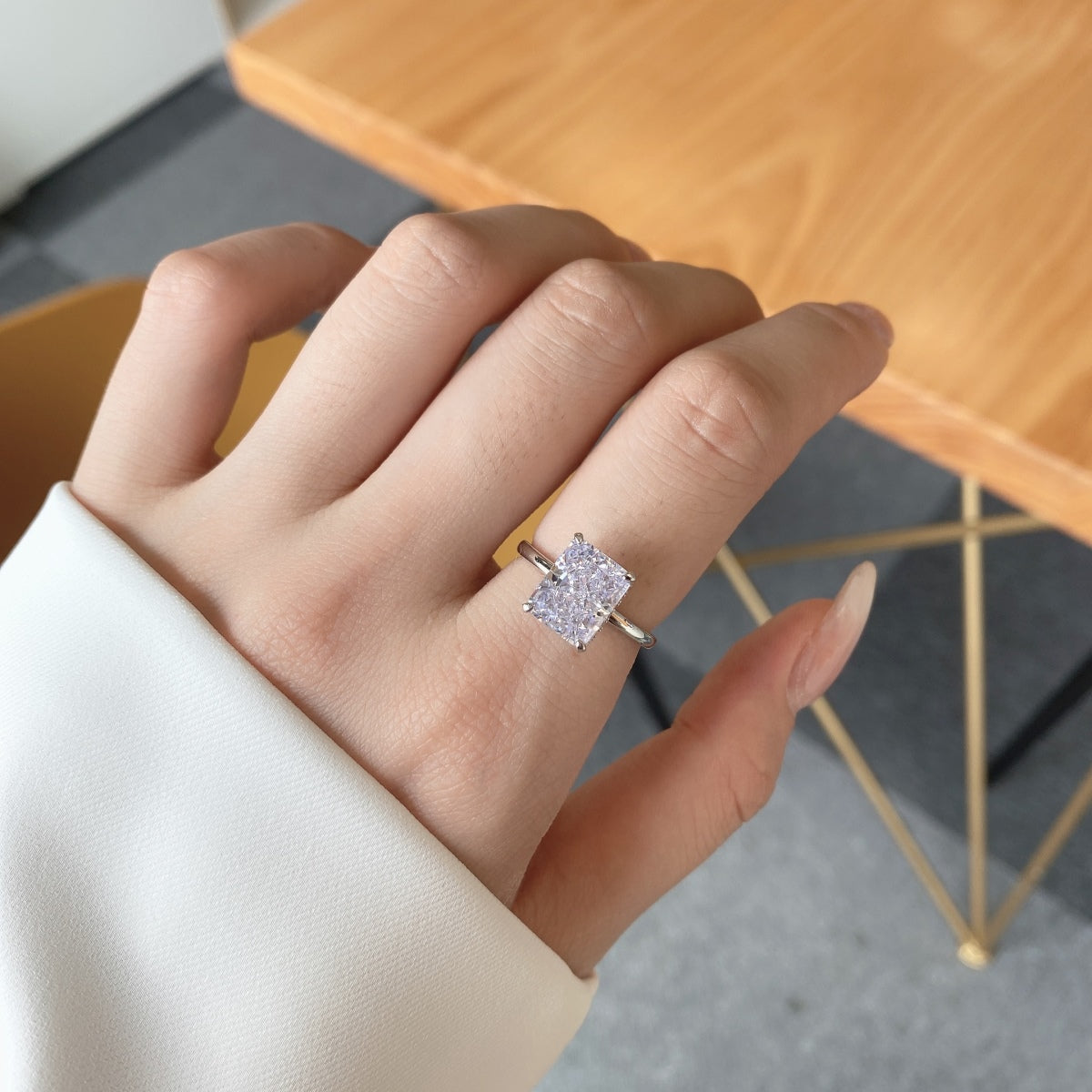 [Elowen Jewels]4.0 Carat Ornate Enchanting Radiand Cut Banquet Ring