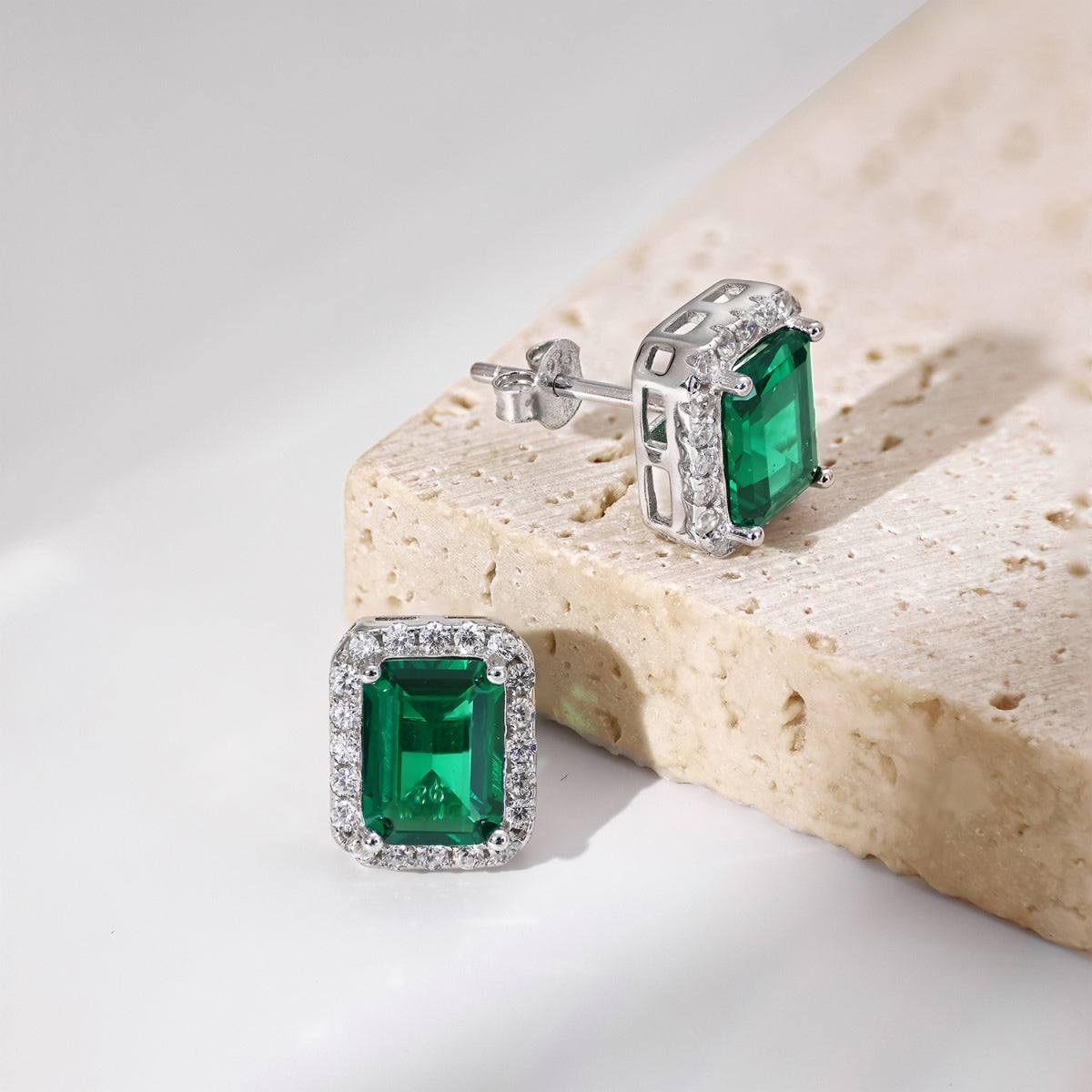 [Elowen Jewels]Luxurious Dainty Emerald Cut Banquet Earrings