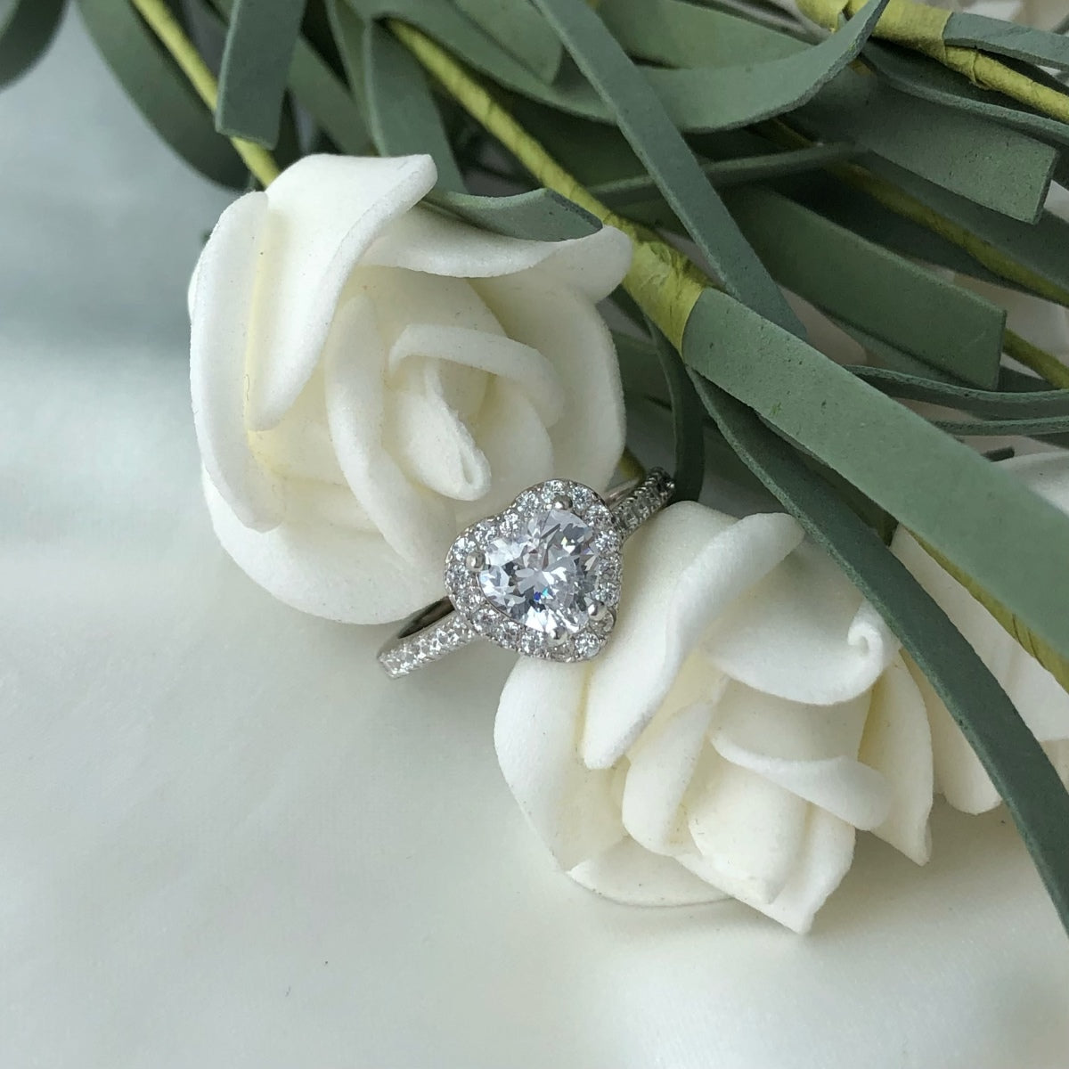 [Elowen Jewels]Eternity Splashy Romantic Heart Shape Lover Ring