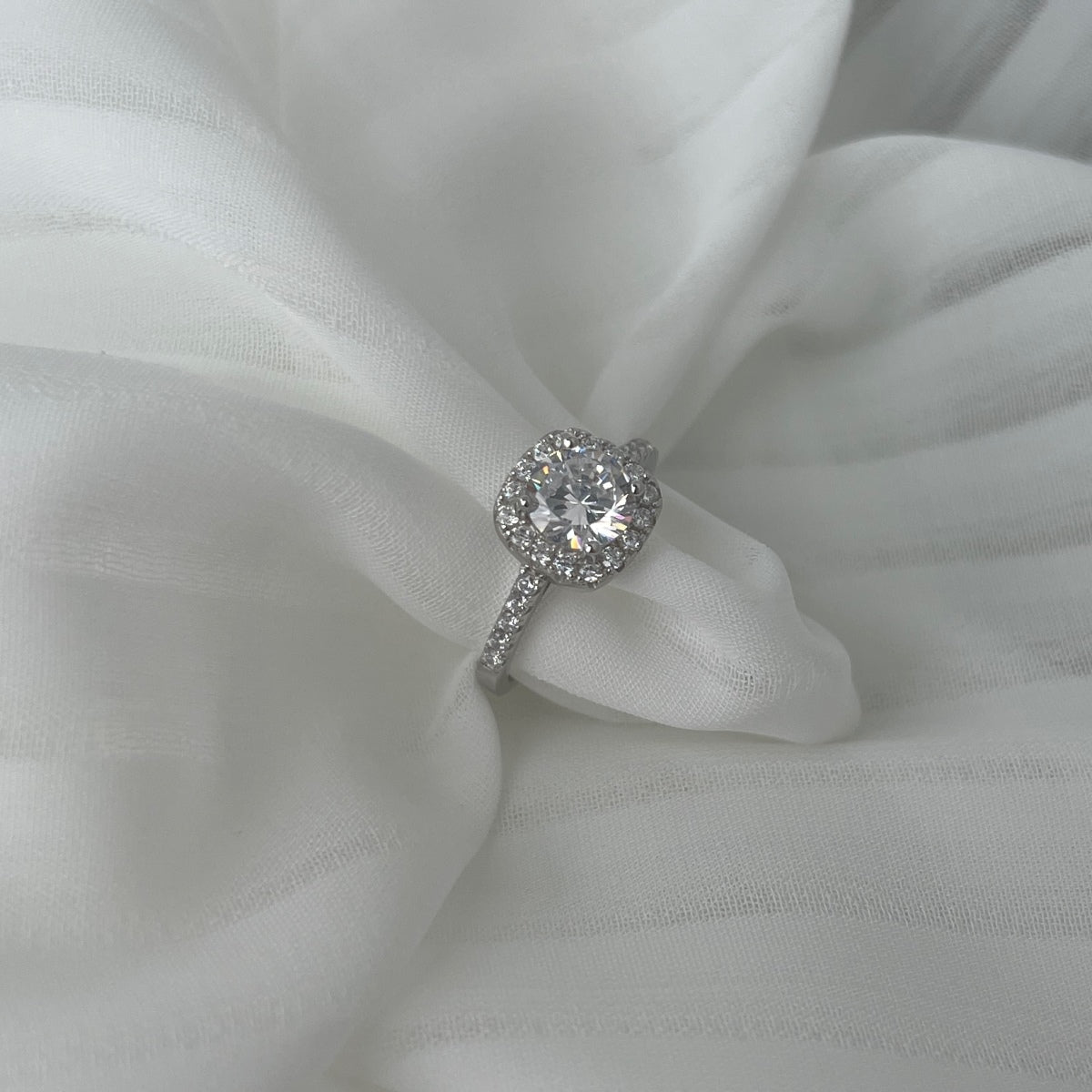 [Elowen Jewels]Dazzling Resplendent Round Cut Wedding Ring