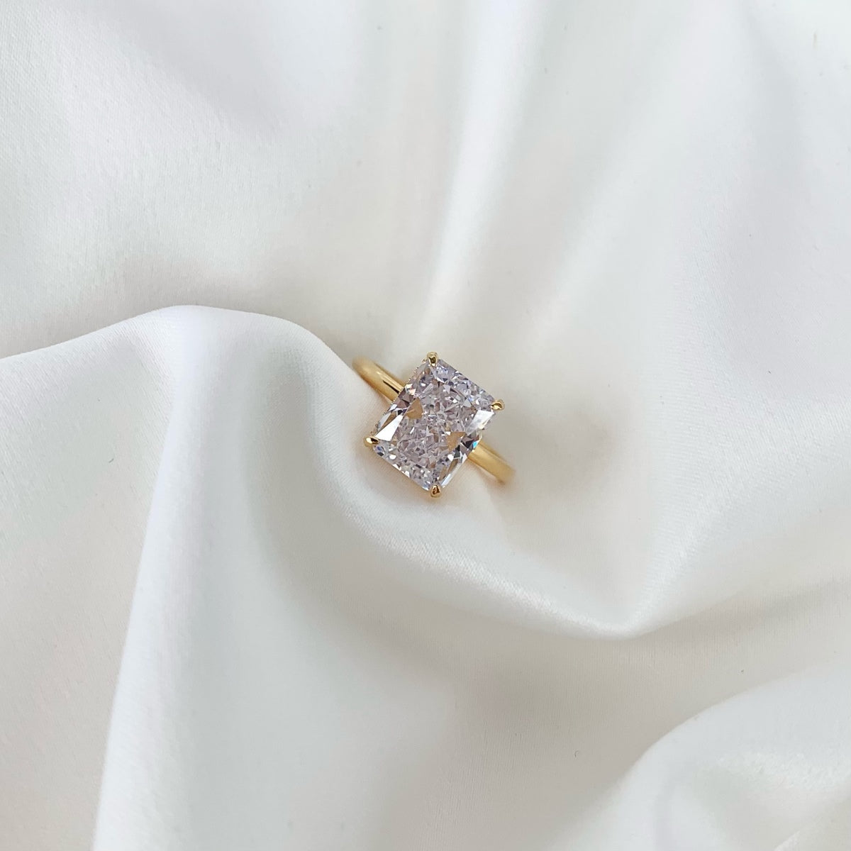 [Elowen Jewels]4.0 Carat Ornate Enchanting Radiand Cut Banquet Ring