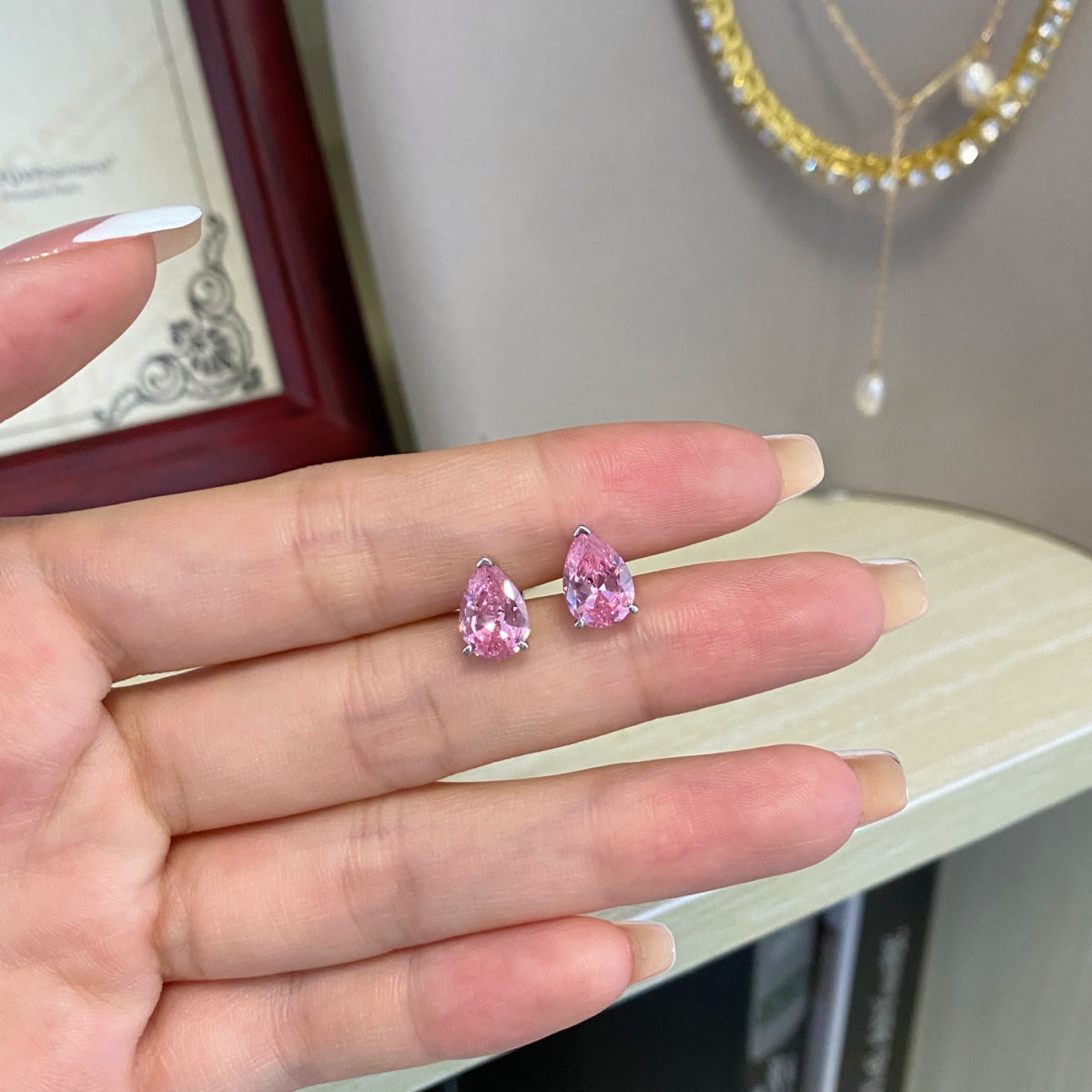 [Elowen Jewels]Ornate Water Drop Shape Earrings