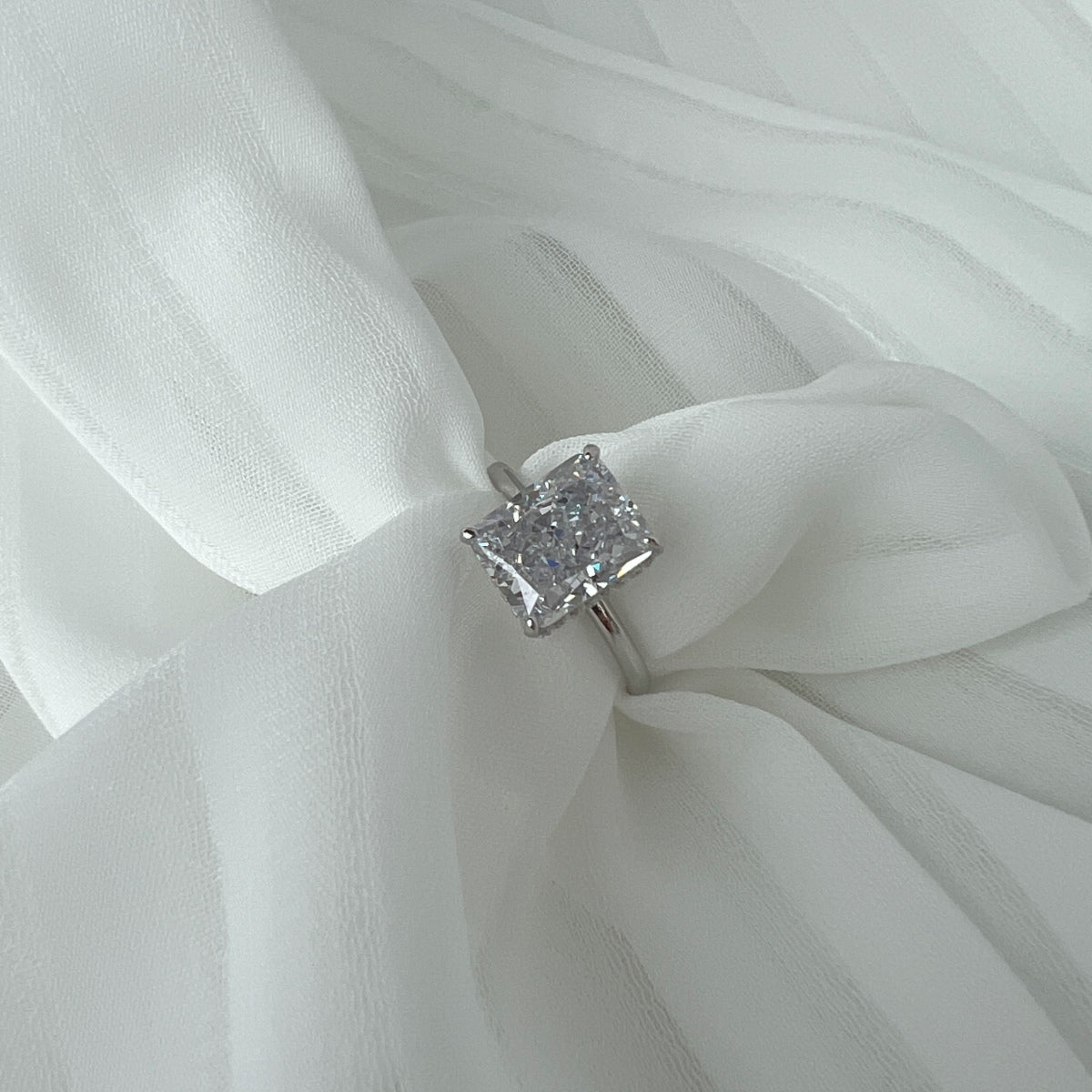 [Elowen Jewels]4.0 Carat Ornate Enchanting Radiand Cut Banquet Ring