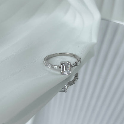 [Elowen Jewels]1.0 Carat Dainty Resplendent Radiant Cut Daily Ring