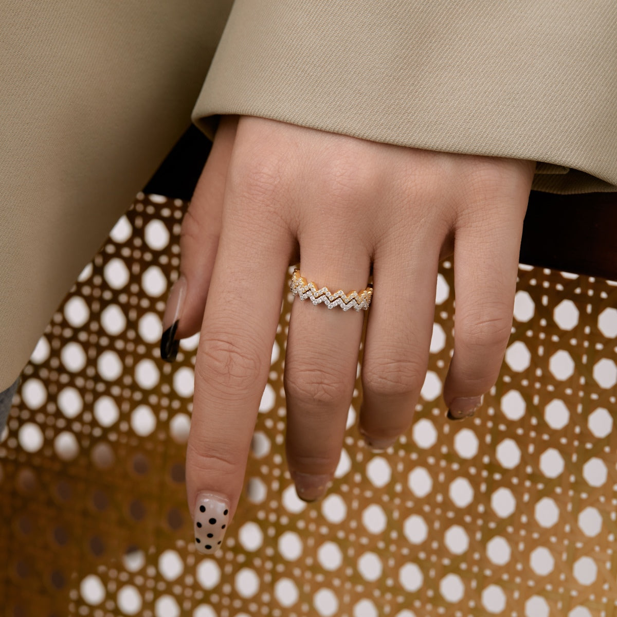 [Elowen Jewels]Delicate Enchanting Wave Shape Daily Ring