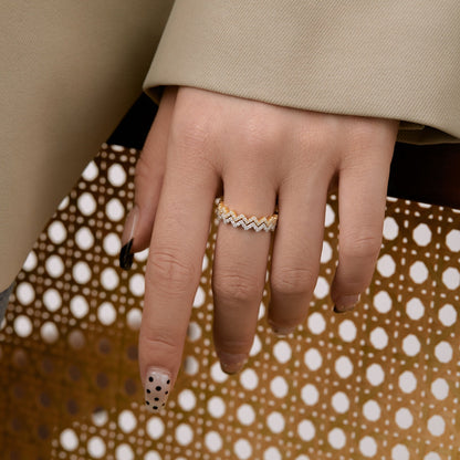 [Elowen Jewels]Delicate Enchanting Wave Shape Daily Ring
