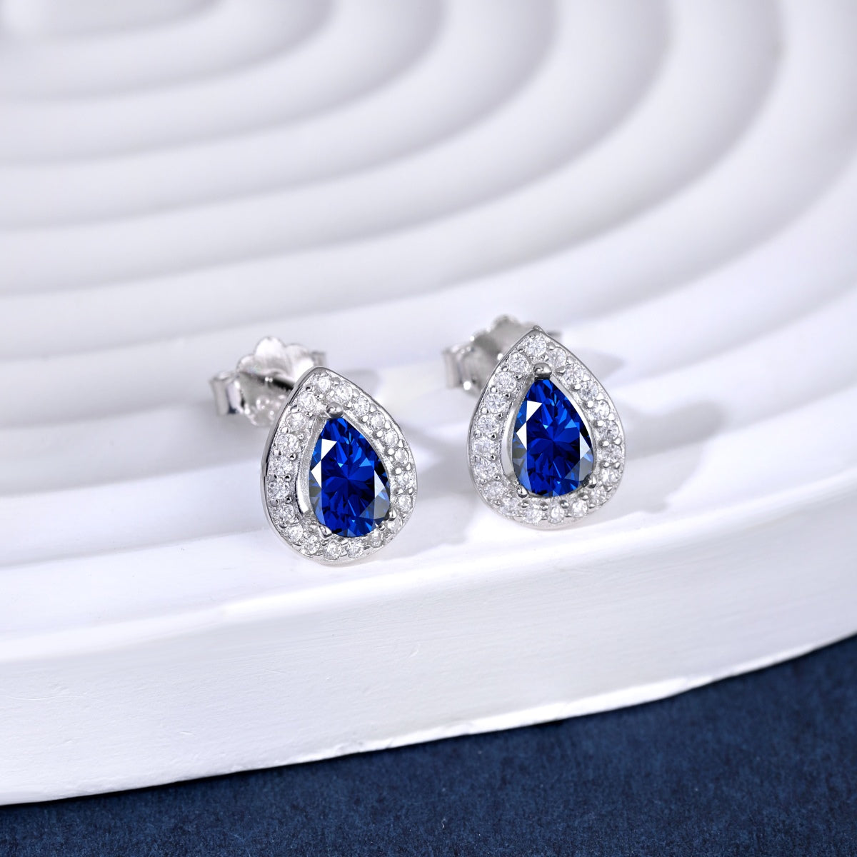 [Elowen Jewels]Luxurious Water Drop Shape Earrings