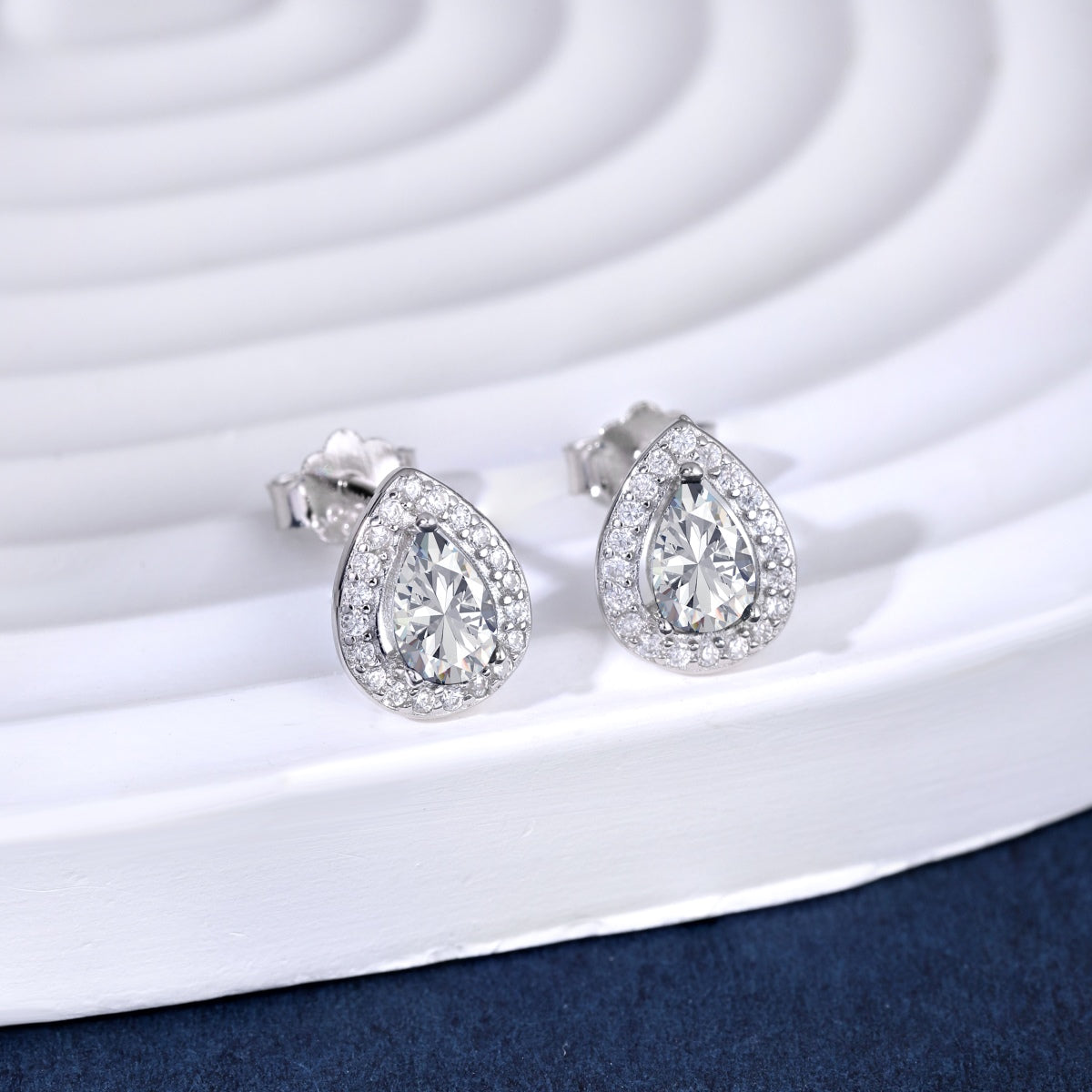 [Elowen Jewels]Luxurious Water Drop Shape Earrings