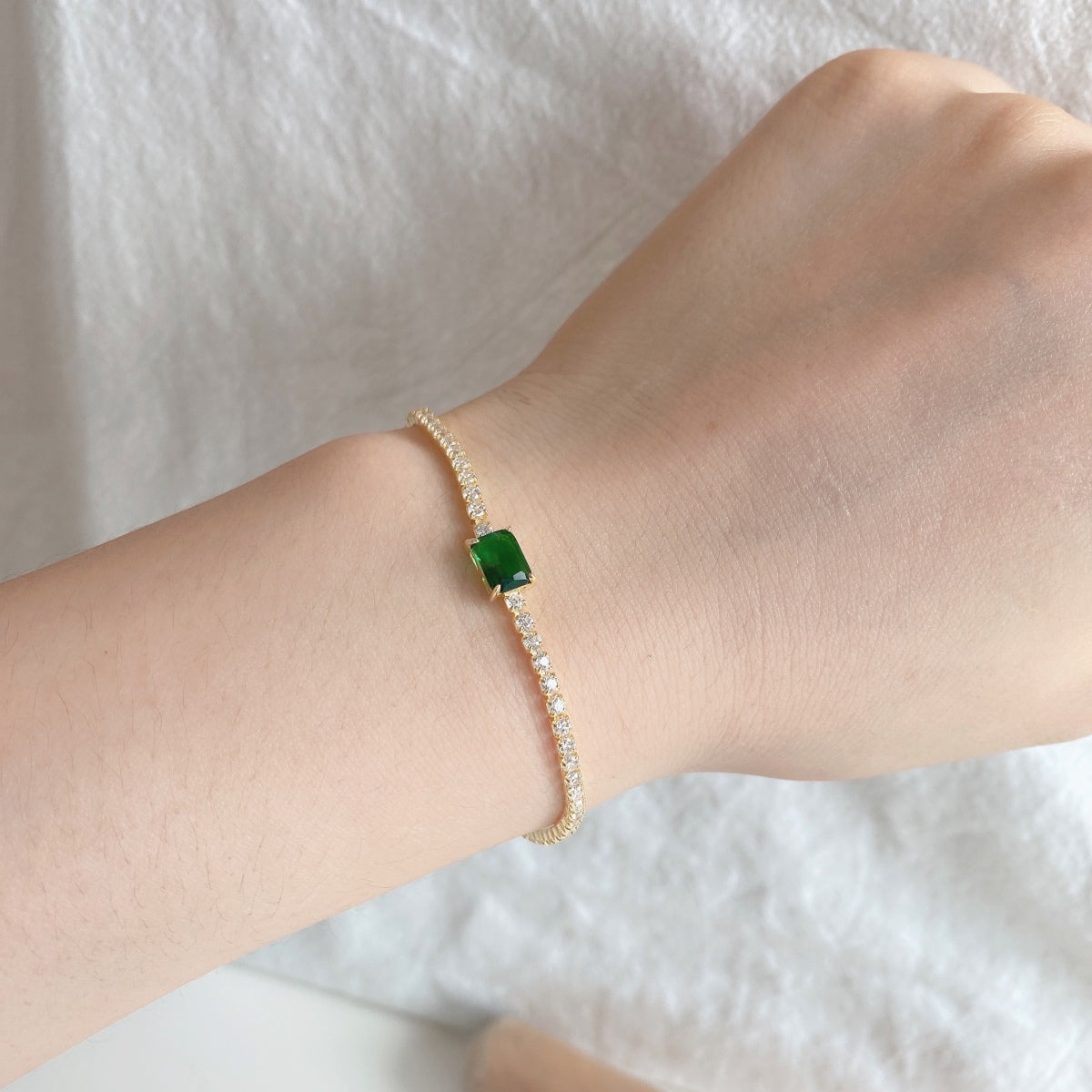 [Elowen Jewels]1.0 Carat Unique Emerald Cut Banquet Bracelet