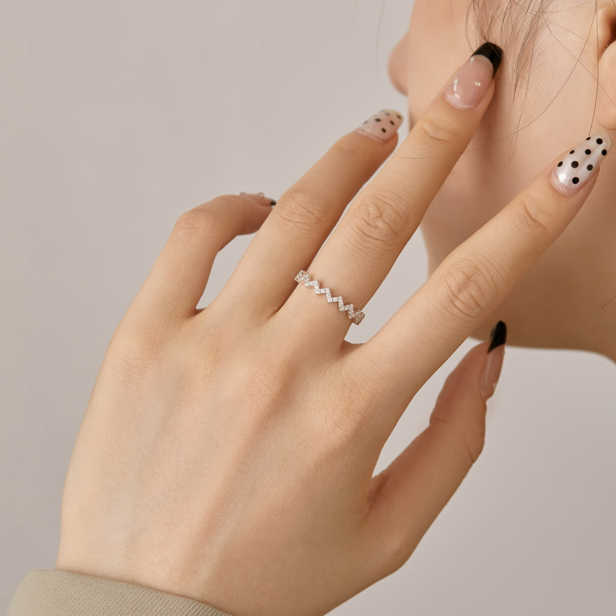 [Elowen Jewels]Delicate Enchanting Wave Shape Daily Ring