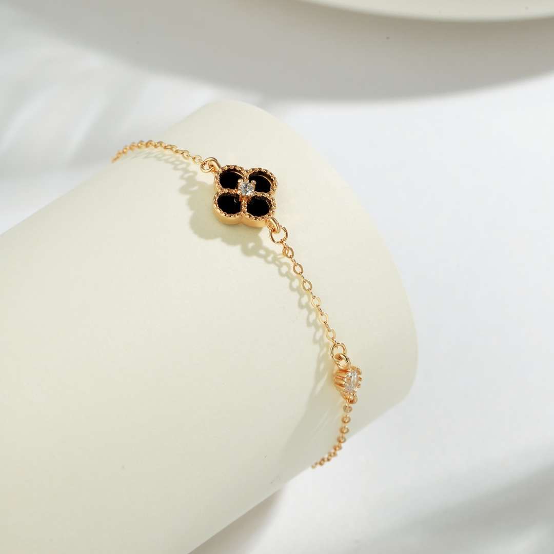 [Elowen Jewels]Delicate Four Leaf Clover Bracelet
