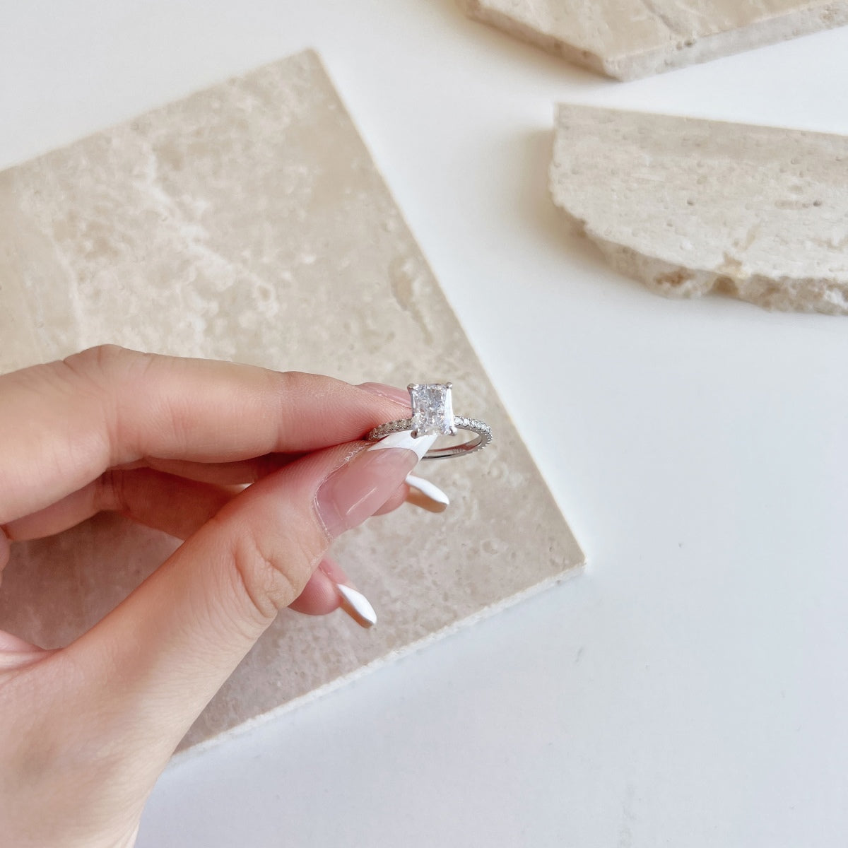 [Elowen Jewels]2.0 Carat Dazzling Sparkling Radiant Cut Party Ring