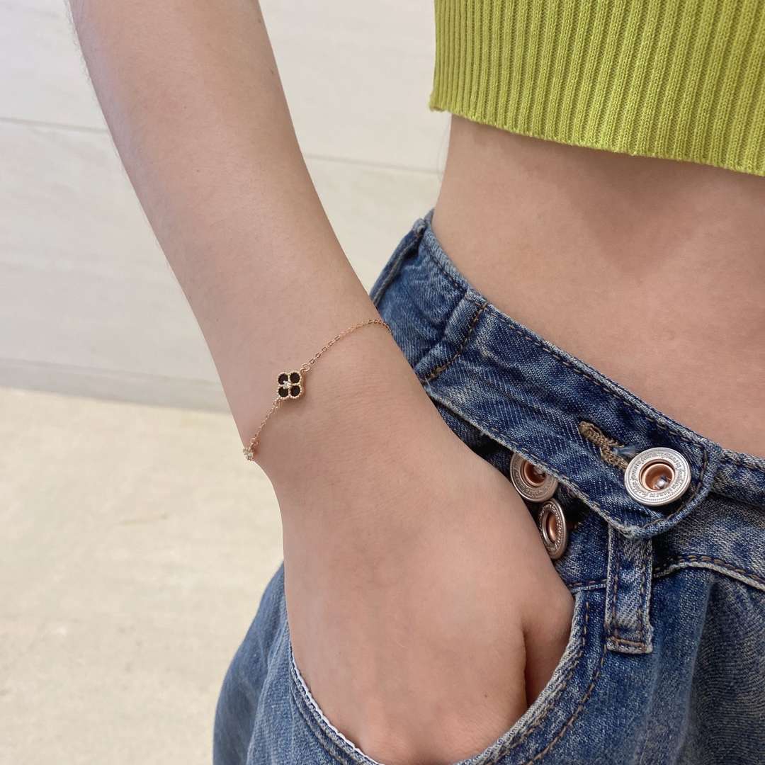 [Elowen Jewels]Delicate Four Leaf Clover Bracelet