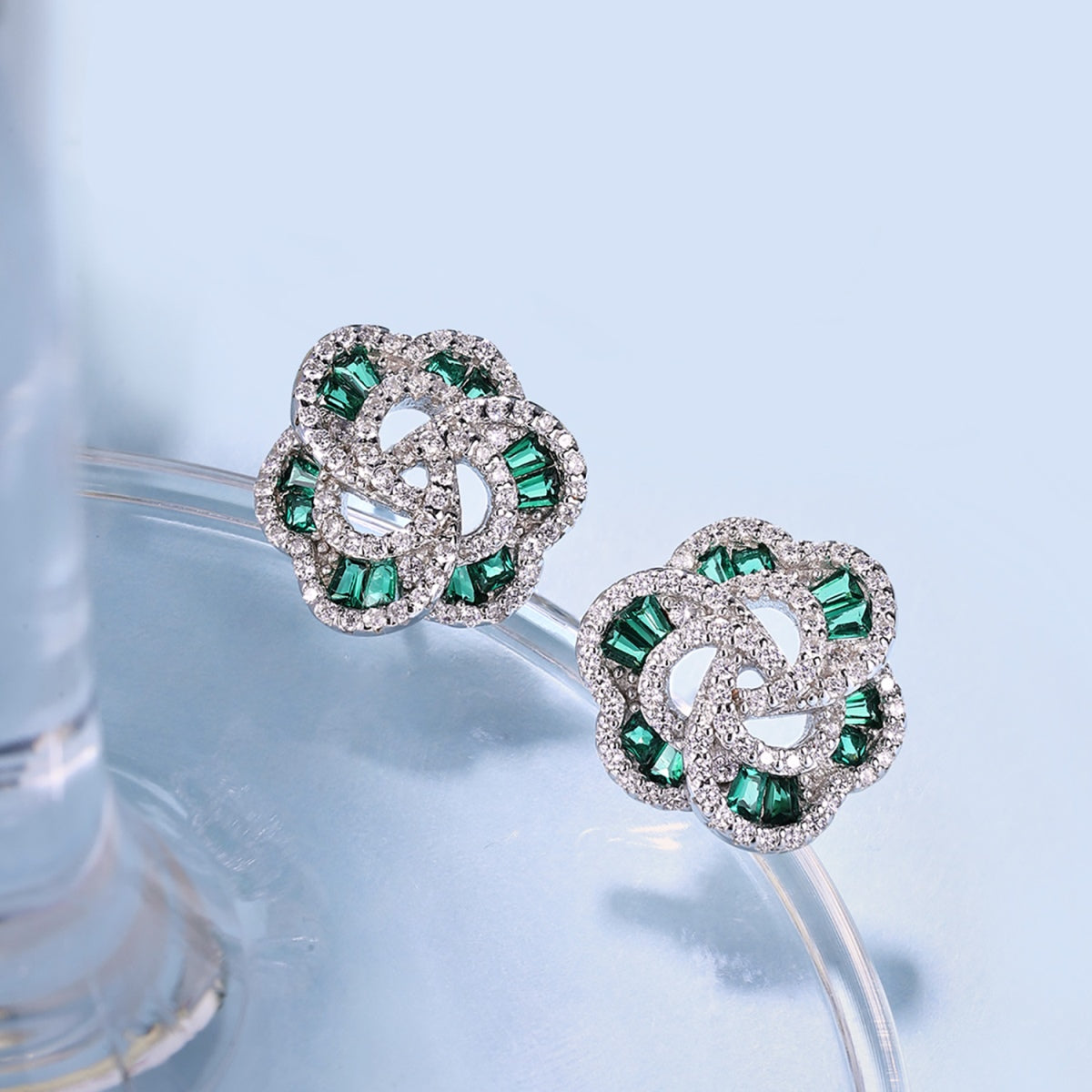[Elowen Jewels]Exquisite Flower Shape Daily Earrings