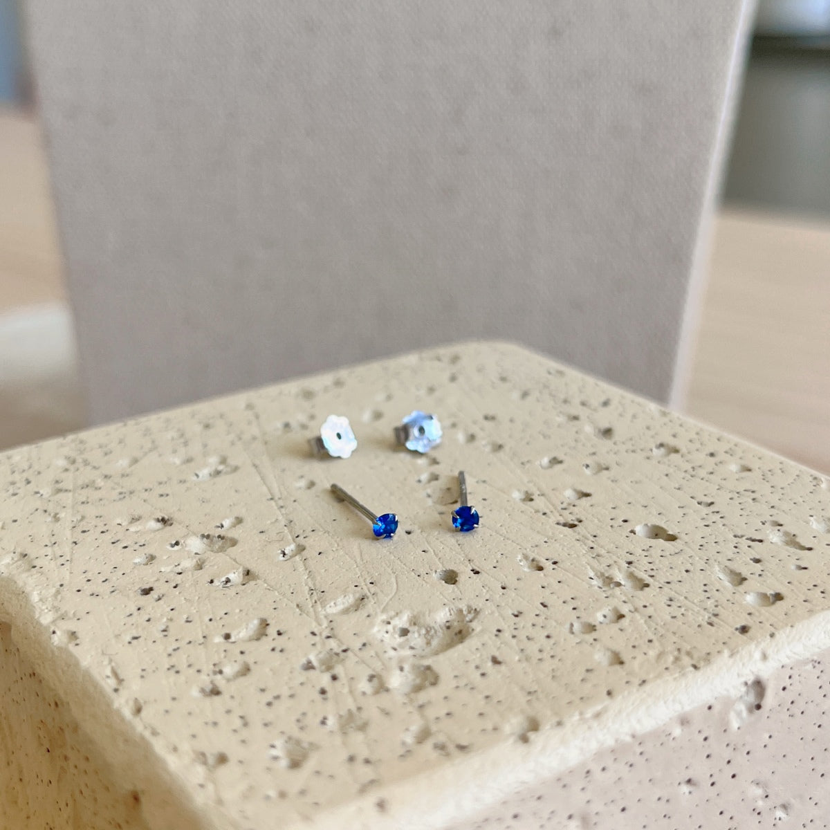 [Elowen Jewels]Delicate Solitaire Earrings
