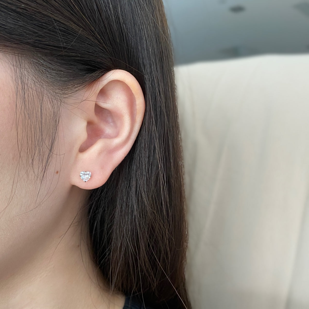 [Elowen Jewels]Sparkling Heart Shaped Simple Earrings