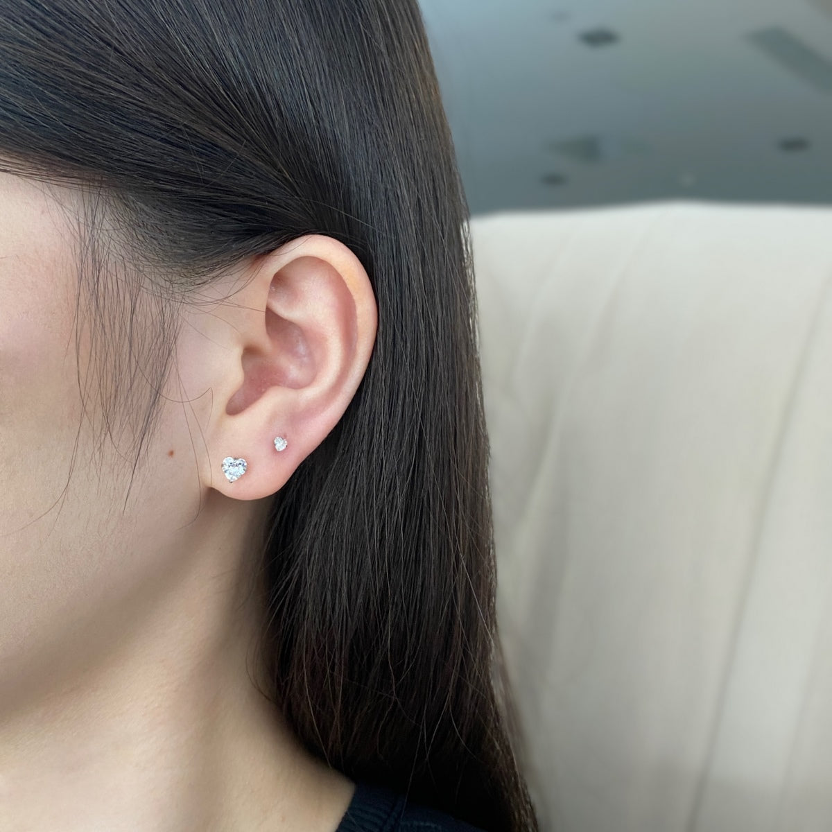 [Elowen Jewels]Sparkling Heart Shaped Simple Earrings