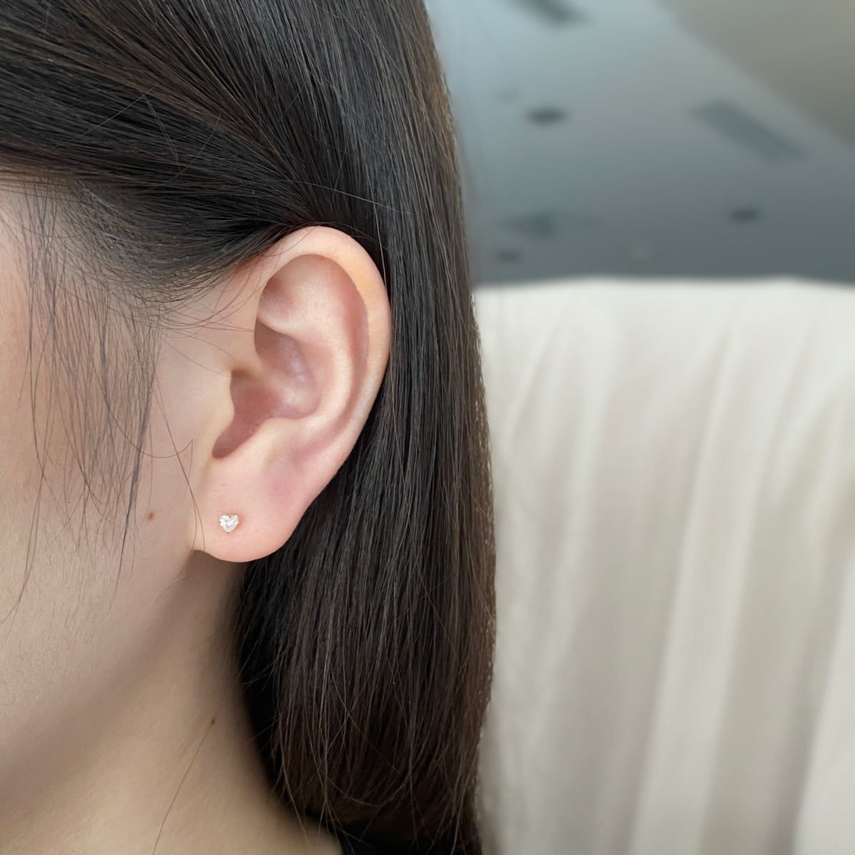 [Elowen Jewels]Sparkling Heart Shaped Simple Earrings