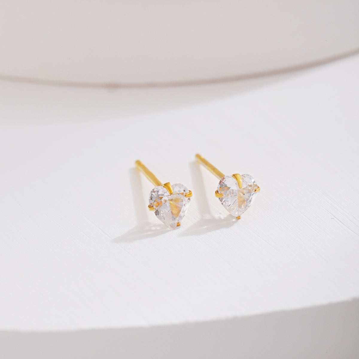 [Elowen Jewels]Sparkling Heart Shaped Simple Earrings