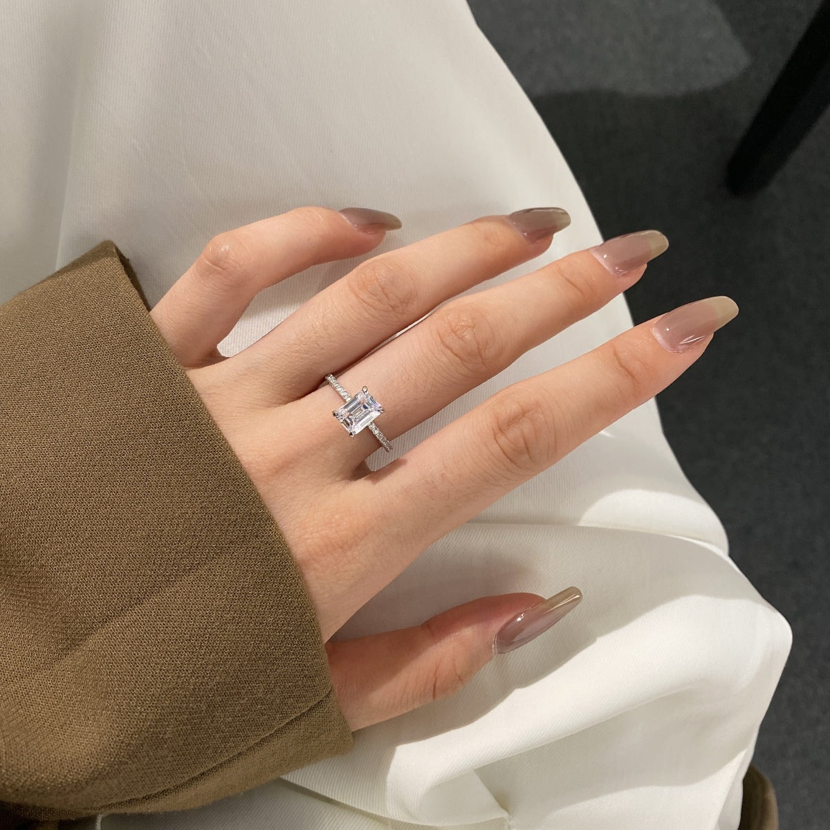 [Elowen Jewels]2.0 Carat Scintillating Ornate Radiant Cut Party Ring