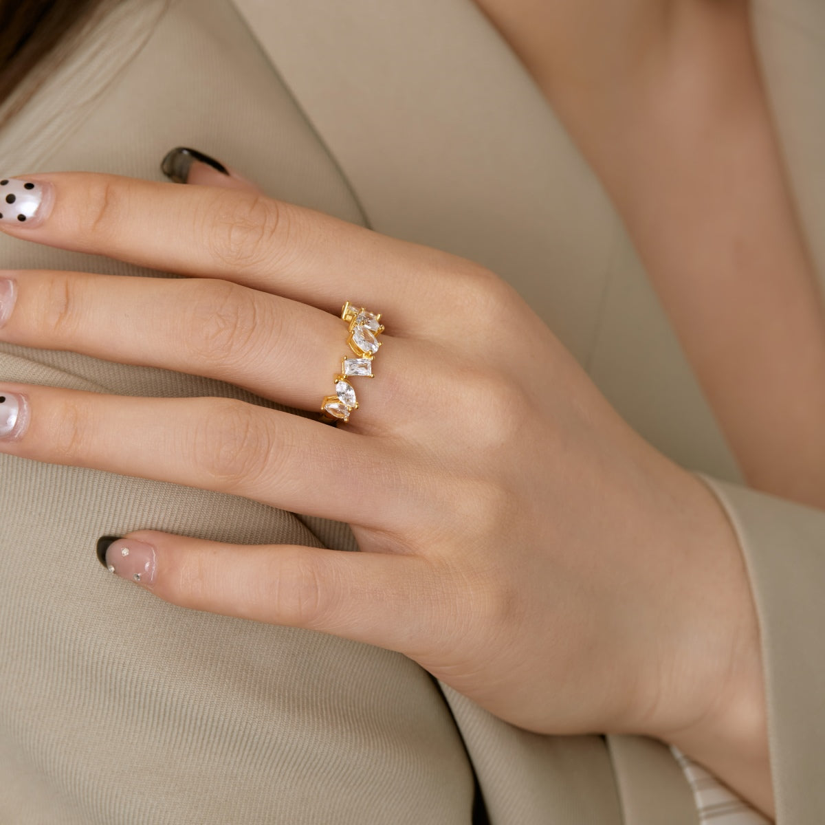 [Elowen Jewels]Delicate Multi Cut Ring
